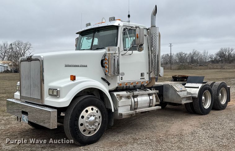 2019 Western Star 4900SF semi truck - LH9529
