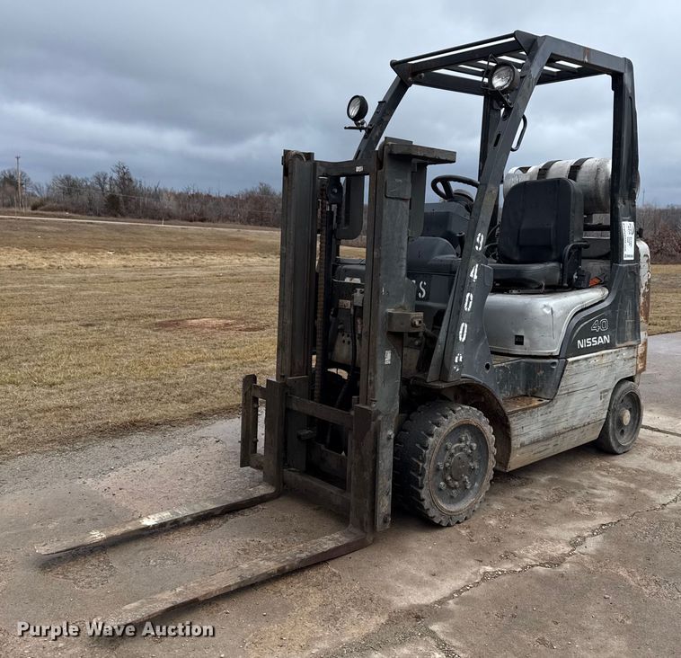 Nissan 40 forklift - DM5563
