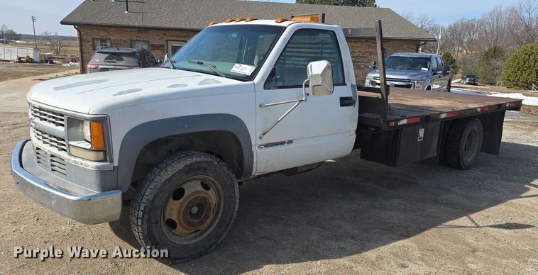 2000 Chevrolet C3500HD flatbed pickup truck - DO7746
