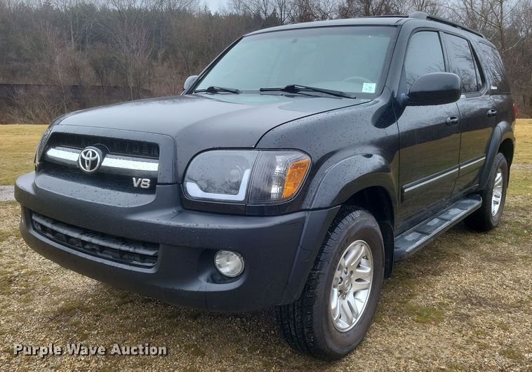 2005 Toyota Sequoia SUV - DS5243