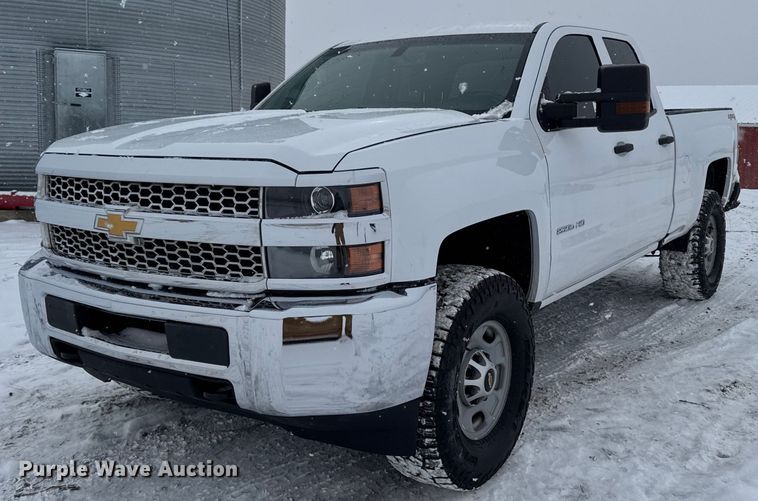 2019 Chevrolet Silverado 2500HD Double Cab pickup truck - DT0572