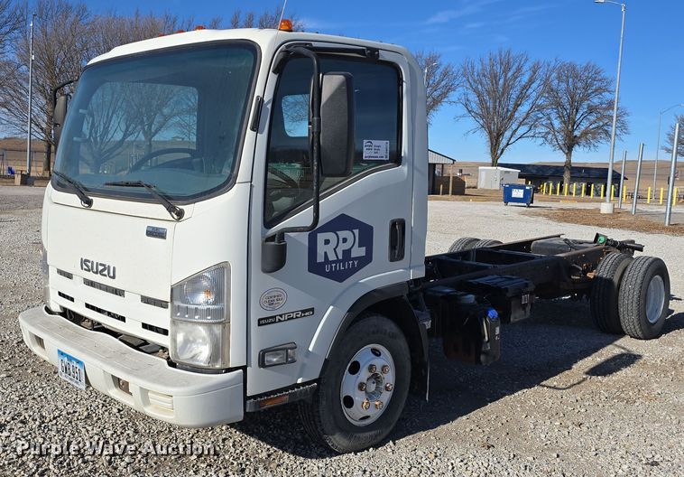 2014 Isuzu NPR HD truck cab and chassis - DW3116