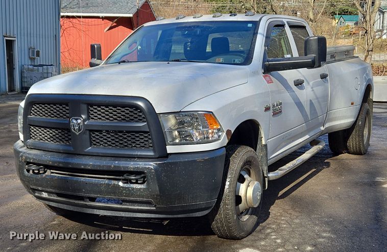 2014 Dodge Ram 3500 Crew Cab pickup truck - EC3987