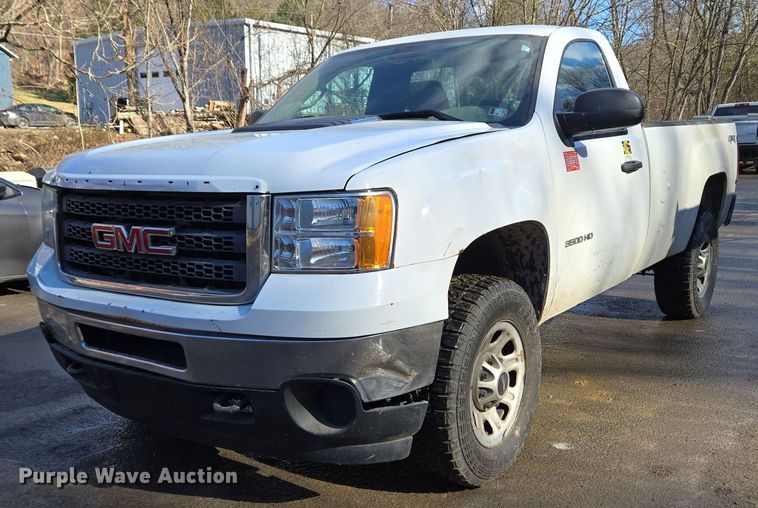2013 Chevrolet Silverado 3500HD pickup truck - EC3988
