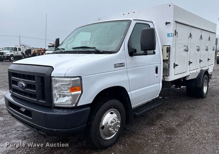 2019 Ford E450 Super Duty refrigerated truck - EG2512