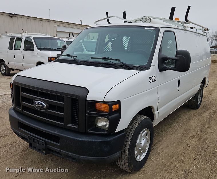 2011 Ford E250 van - EI8820