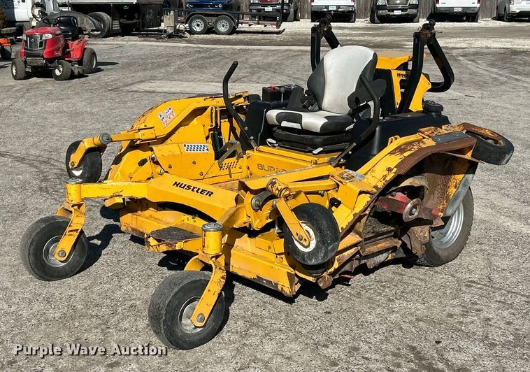 2017 Hustler Super 104 ZTR lawn mower - EK2605