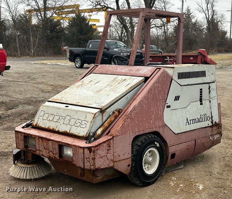 2000 Minuteman Powerboss Armadillo SW/8XV sweeper - EK2632