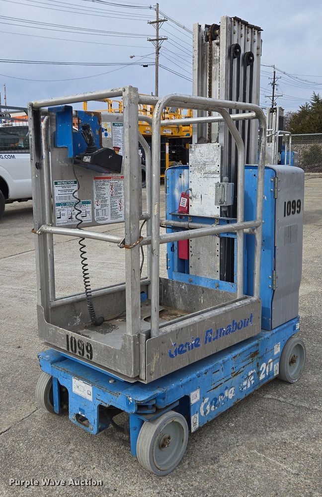 2015 Genie GR-20 vertical lift - EM6002