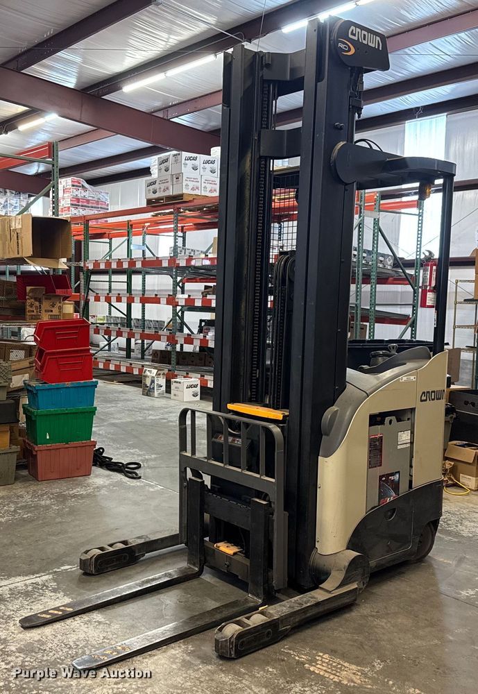 Crown RD5725-32 order picker - EQ1019