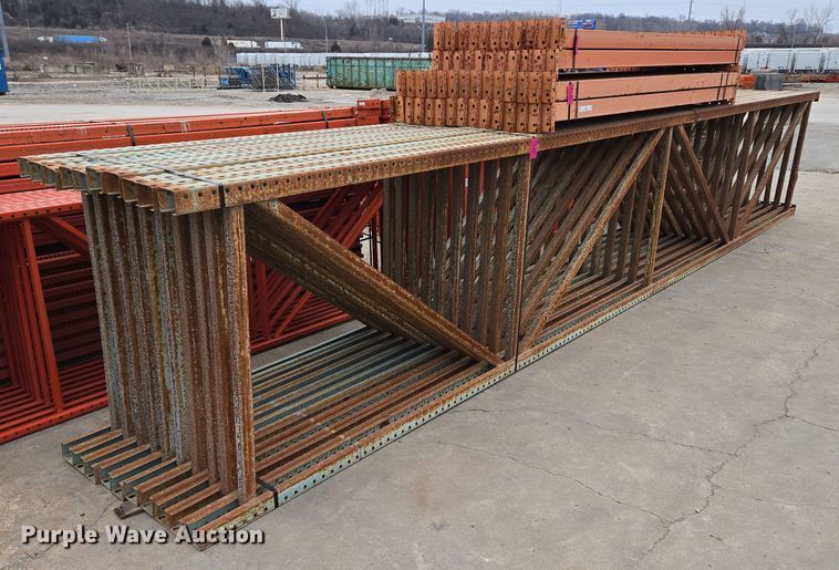 Teardrop pallet racking - EQ3967