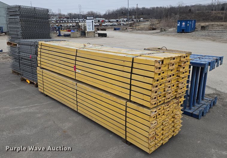 T-Bolt pallet racking - EQ3969