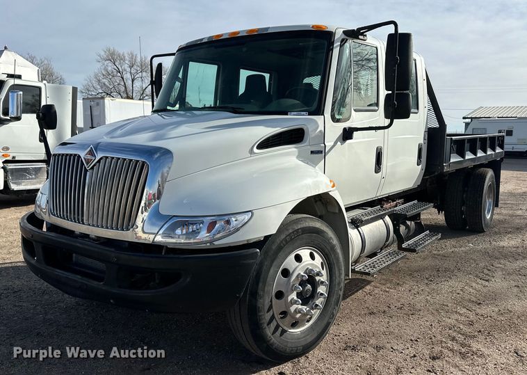 2011 International DuraStar 4300M7 flatbed truck - ER8698