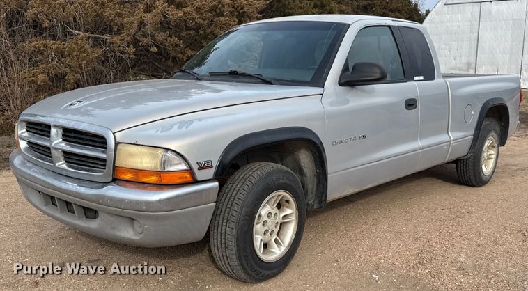 1998 Dodge Dakota SLT Club Cab pickup truck - LH9532
