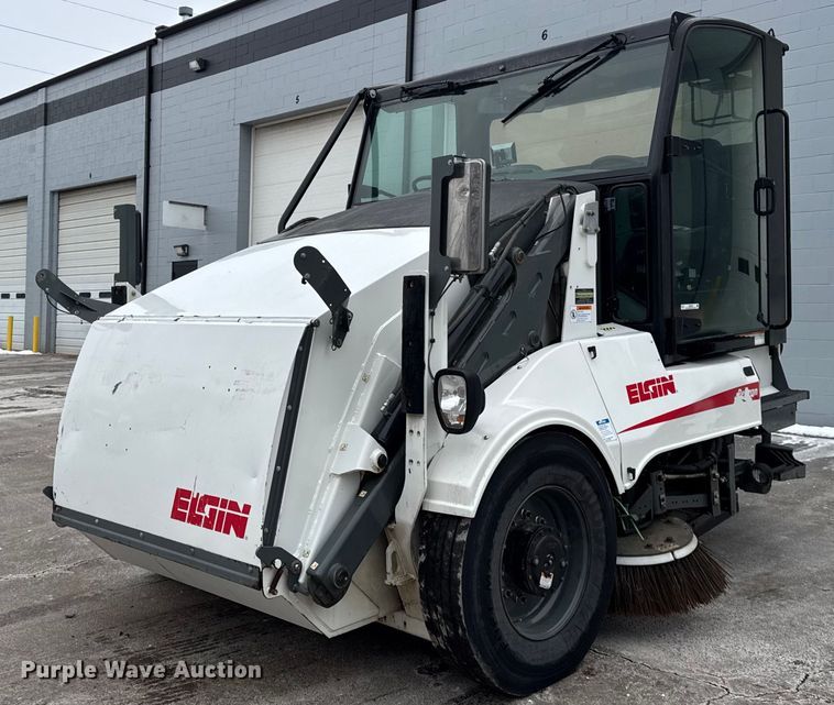 2012 Elgin Pelican sweeper - DH9849