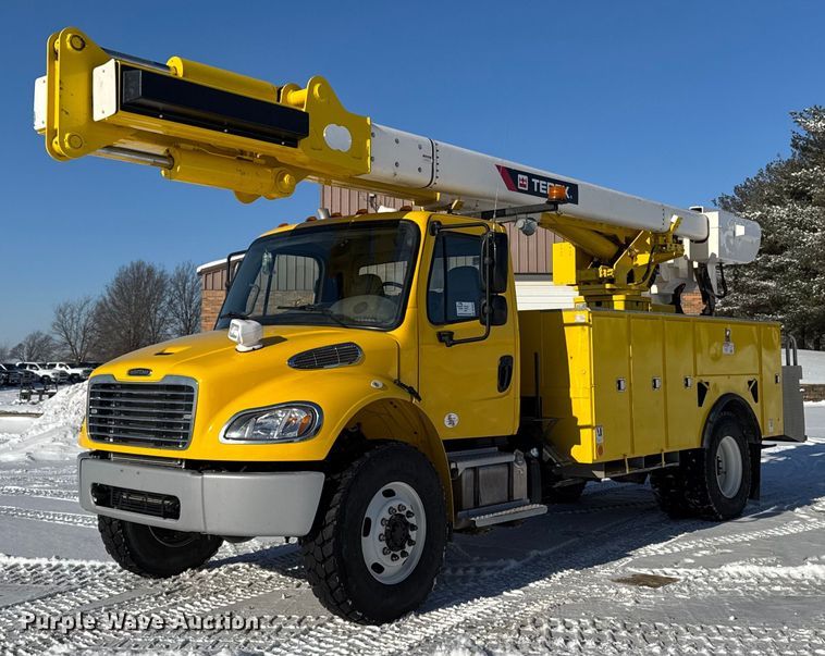 2021 Freightliner M2 106 bucket truck - DT0562