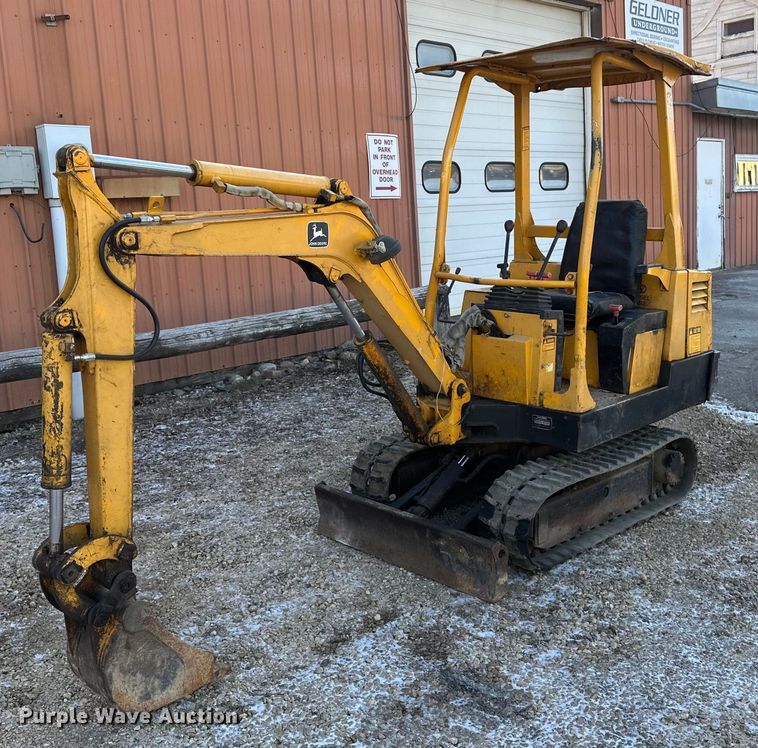 1992 John Deere 15 mini excavator - DV0580