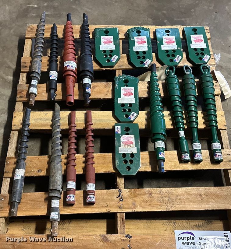 Approximately 18 boring bits - DV0581