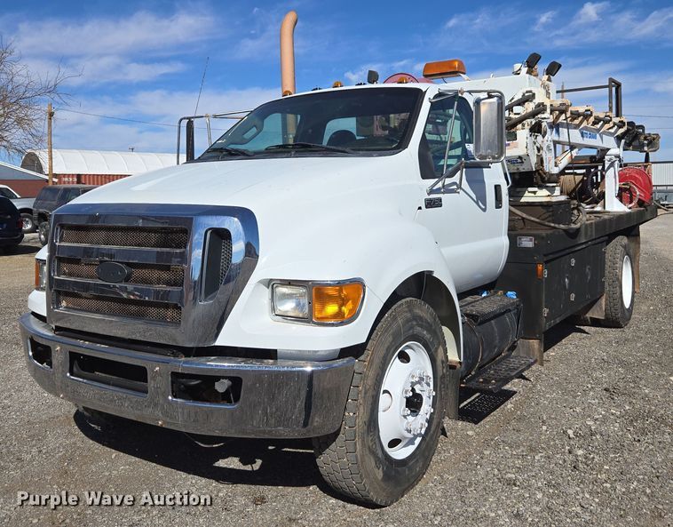 2011 Ford F750 Super Duty XL utility / service truck - DW1834