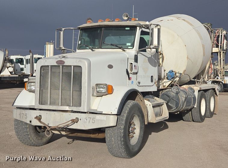 2011 Peterbilt 365 ready mix truck - DW1840