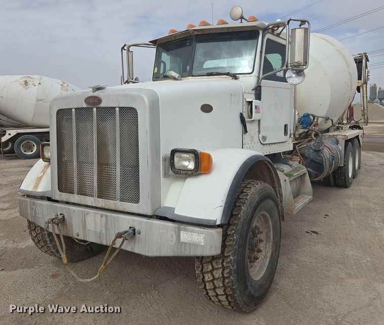 2011 Peterbilt 365 ready mix truck - DW1847