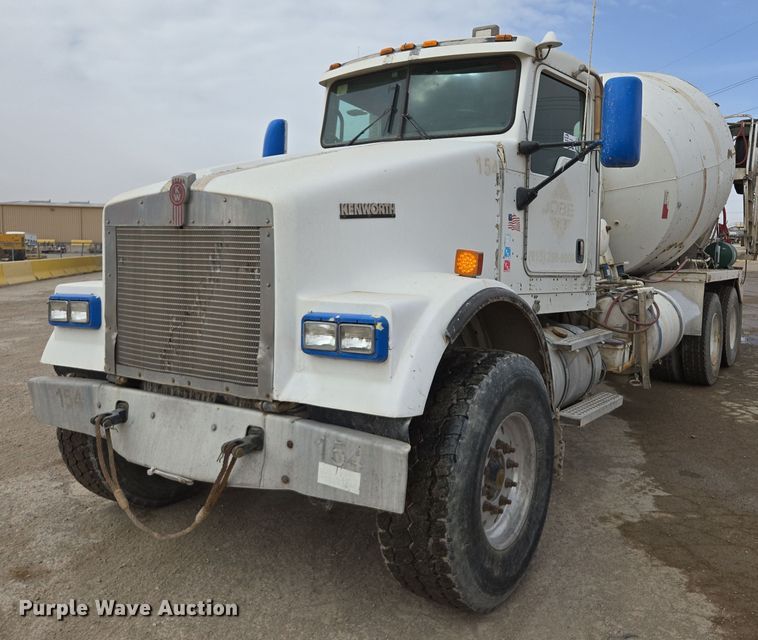 2009 Kenworth W900 ready mix truck - DW1850
