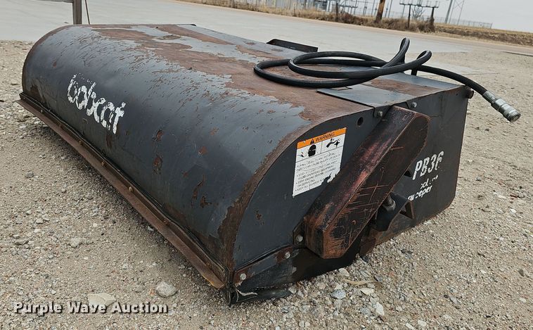 Bobcat PB36 skid steer sweeper - DW3109