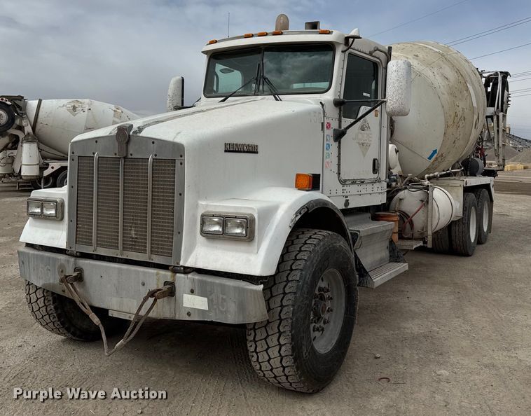 2008 Kenworth W900 ready mix truck - EI4153