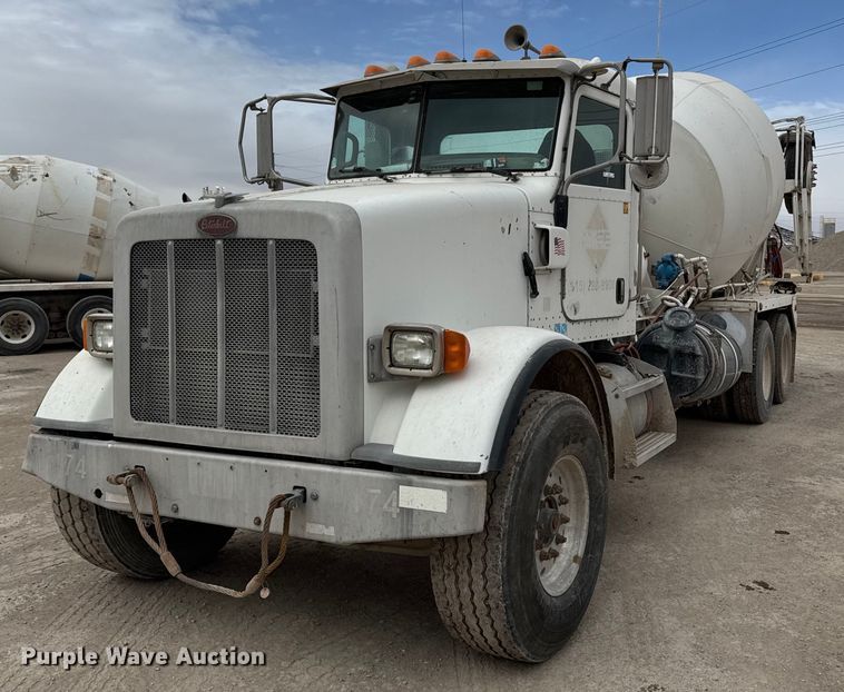 2011 Peterbilt 365 ready mix truck - EI4155