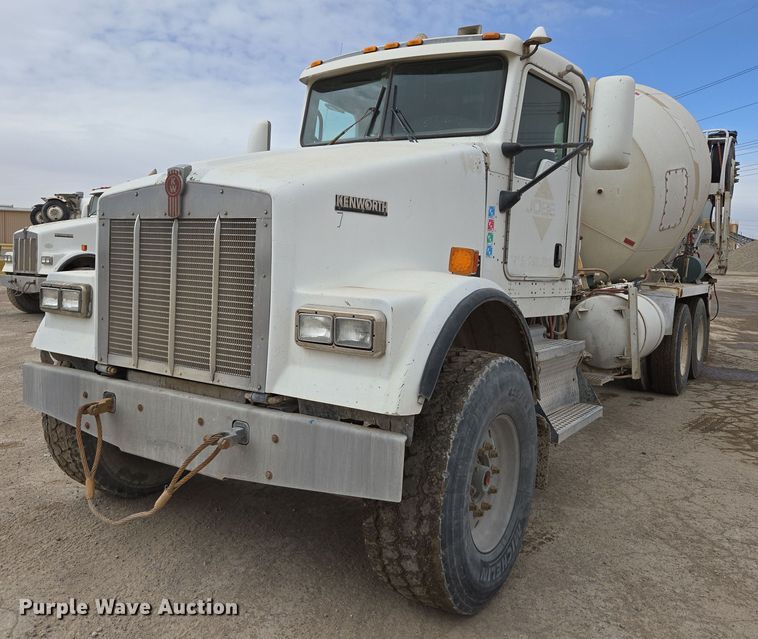 2008 Kenworth W900 ready mix truck - EI4156