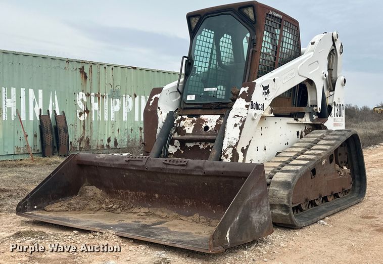 2003 Bobcat T300 tracked skid steer loader - EK0365
