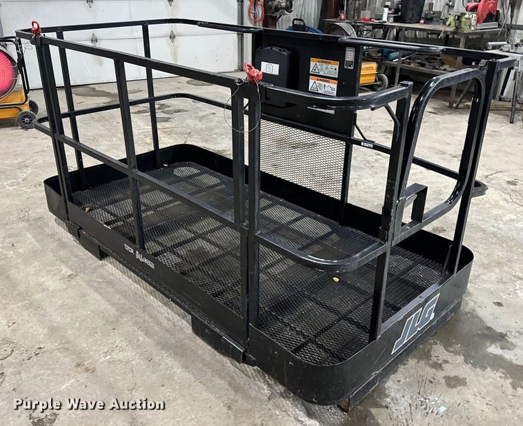 JLG 1001238653 man basket - EN5123