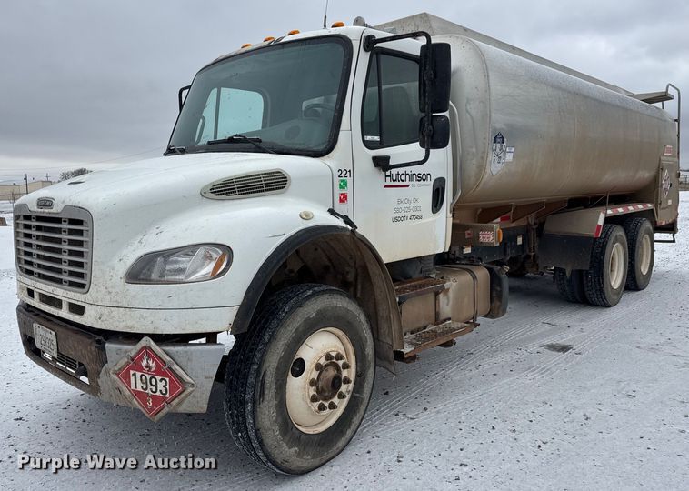2013 Freightliner Business Class M2 fuel truck - EQ1021