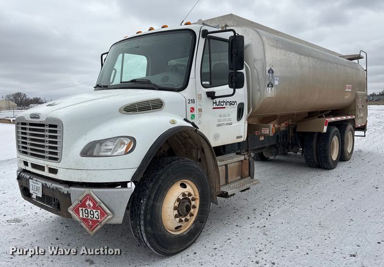 2011 Freightliner Business Class M2 fuel truck - EQ1024
