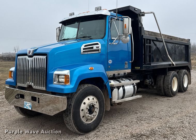 2018 Western Star 4700SF dump truck - LH9525