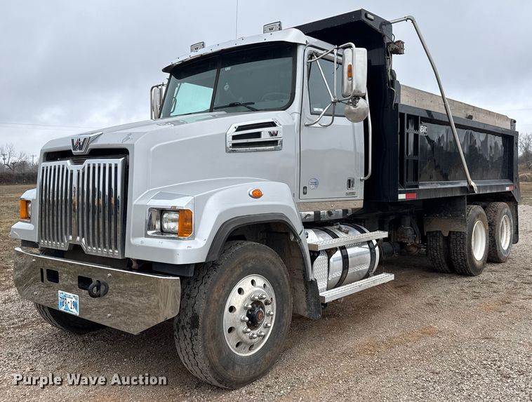 2018 Western Star 4700SF dump truck - LH9526