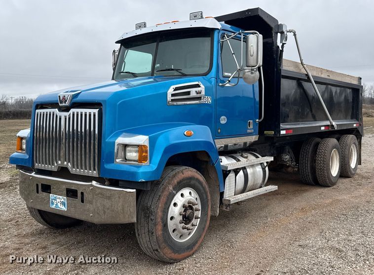 2018 Western Star 4700SF dump truck - LH9527