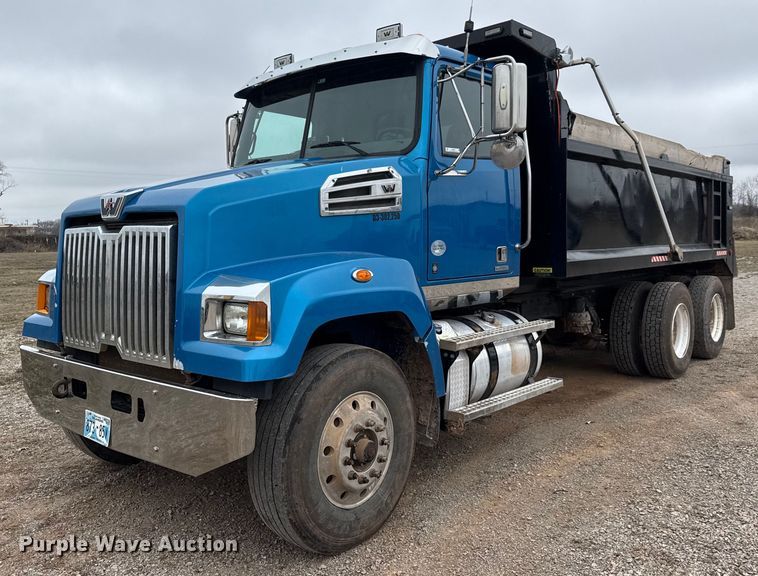 2018 Western Star 4700SF dump truck - LH9528