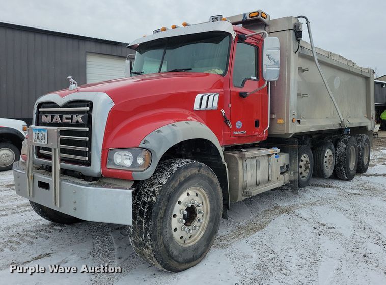 2018 Mack Granite GU700 dump truck - OH9474