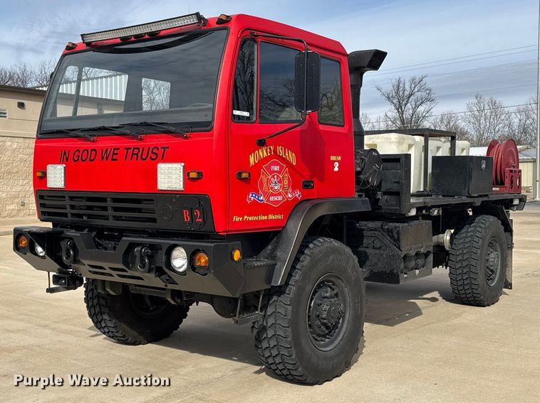 1998 Stewart & Stevenson M1078 brush fire truck - DO0374