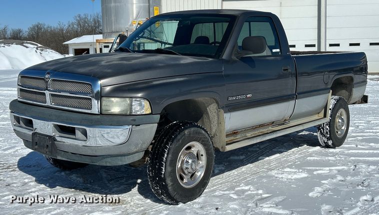 2002 Dodge Ram 2500 pickup truck - EK2677