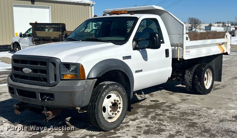 2005 Ford F450 Super Duty XL  dump truck - EK2681