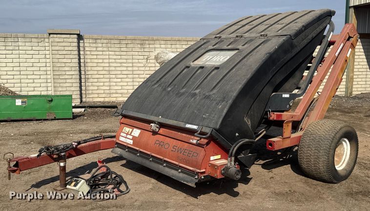 2006 Toro Pro Sweep 5200 sweeper - EQ1016
