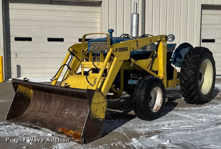 Ford 3000 tractor - EQ1068