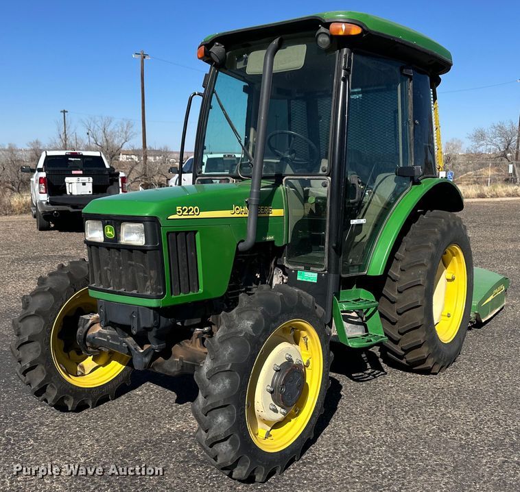 2002 John Deere 5220 MFWD tractor - ER8769