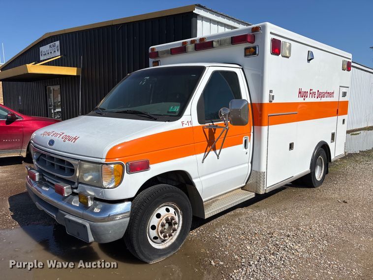 1997 Ford E350 ambulance - EY9919