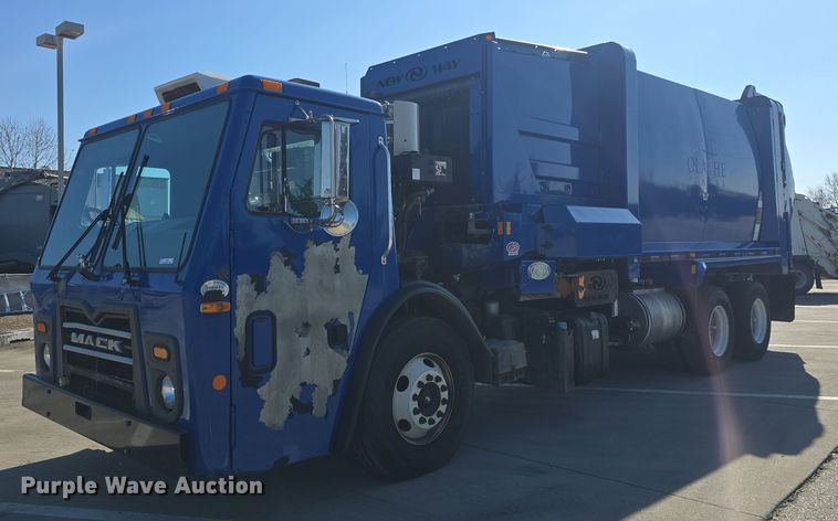 2014 Mack LE600 refuse truck - NI9489