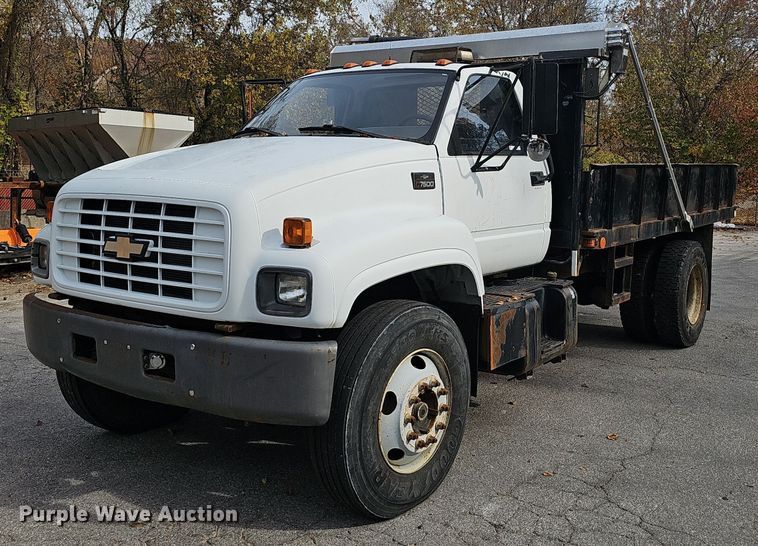 2002 Chevrolet  C7500 dump flatbed truck - OJ9012