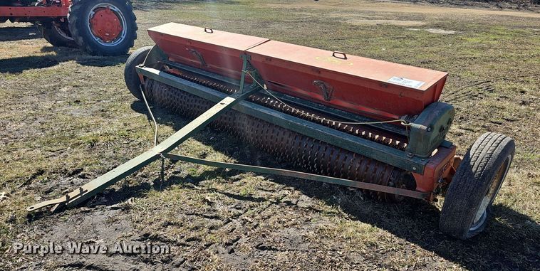 Brillion SS1201 seeder - DO7776