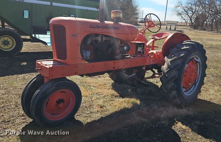 1949 Allis-Chalmers WD tractor - DO7777
